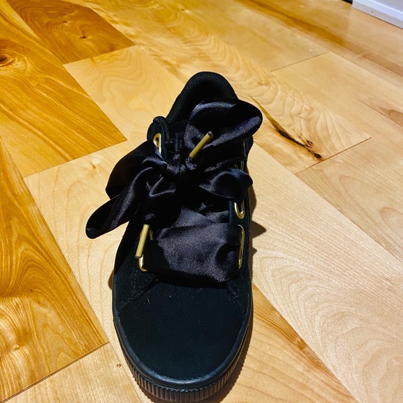 Puma shoes - Picture 2 of 3